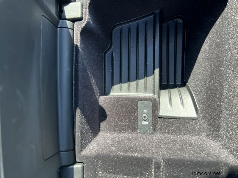 2011 BMW 523i pictures