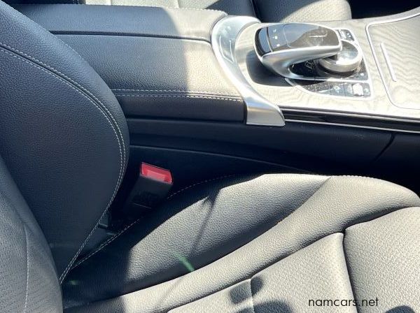 2017 Mercedes-Benz C220d pictures