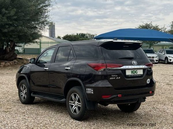 2016 Toyota Fortuner 2.4 GD 6 4x 2 pictures