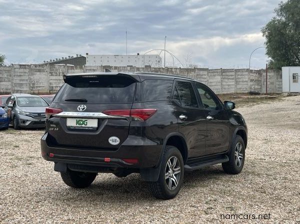 2016 Toyota Fortuner 2.4 GD 6 4x 2 pictures