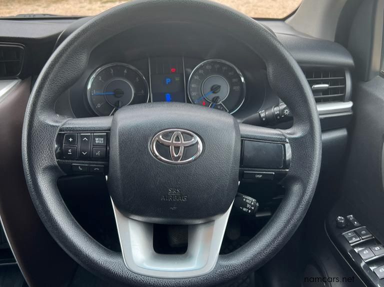 2016 Toyota Fortuner 2.4 GD 6 4x 2 pictures