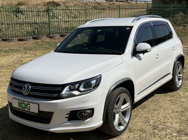 2012 Volkswagen Tiguan R-Line pictures