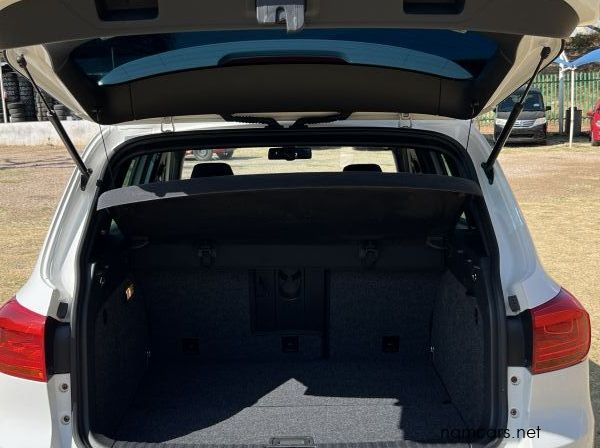 2012 Volkswagen Tiguan R-Line pictures