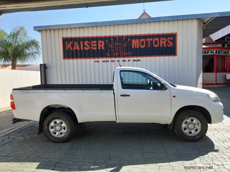 2015 Toyota Hilux 2.5 D4D SRX pictures