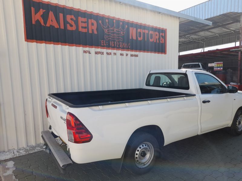 2017 Toyota Hilux 2.0 VVTI S/C pictures