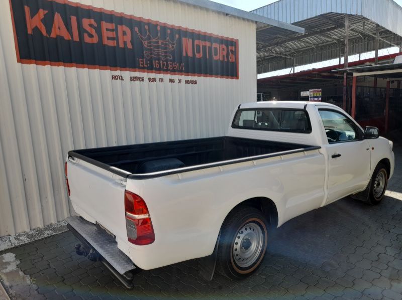 2015 Toyota Hilux 2.0 VVTI S/C pictures