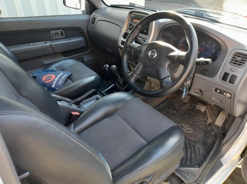 2014 Nissan NP300 H/Body D/C 4x4 pictures
