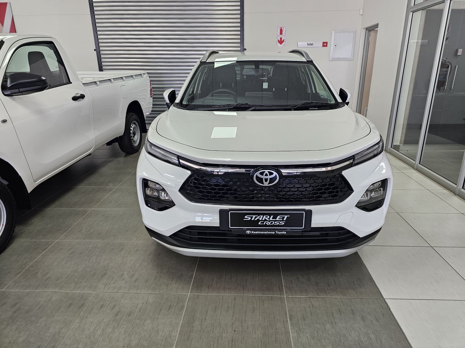 2025 Toyota Starlet cross XR AT photo