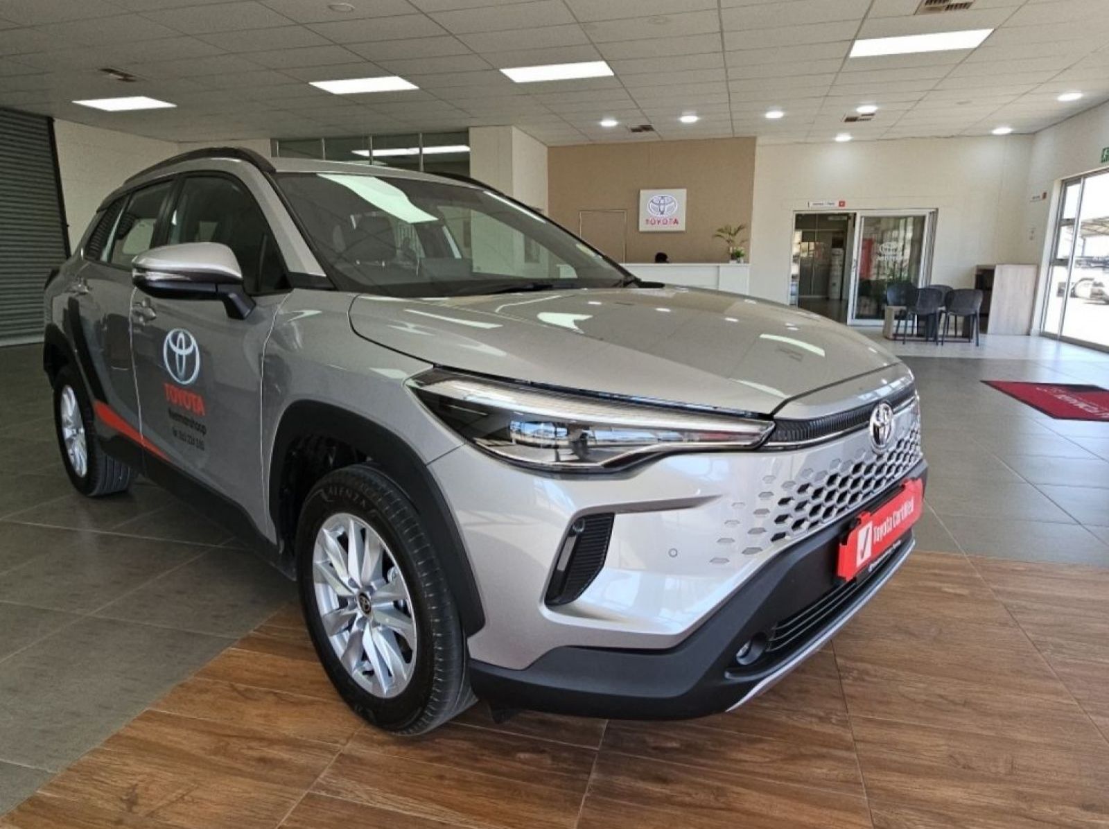 2025 Toyota Corolla Cross XS 1.8 CVT pictures