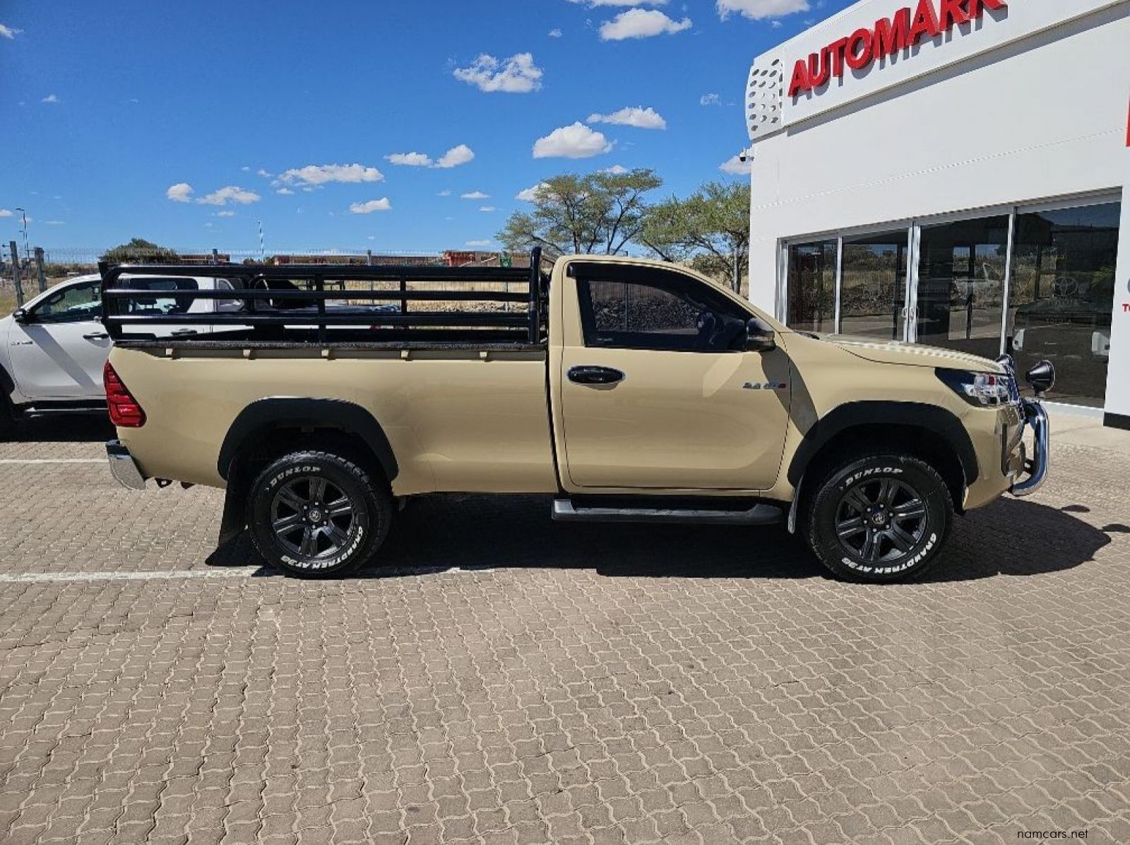2022 Toyota Hilux pictures