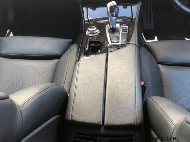 2011 BMW 528 i pictures