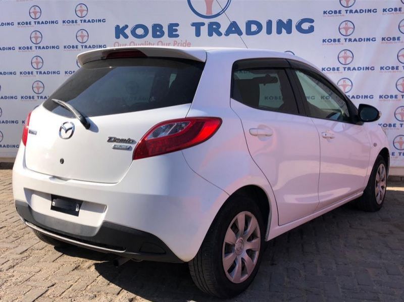 2014 Mazda Demio 13SKY ACTIV pictures