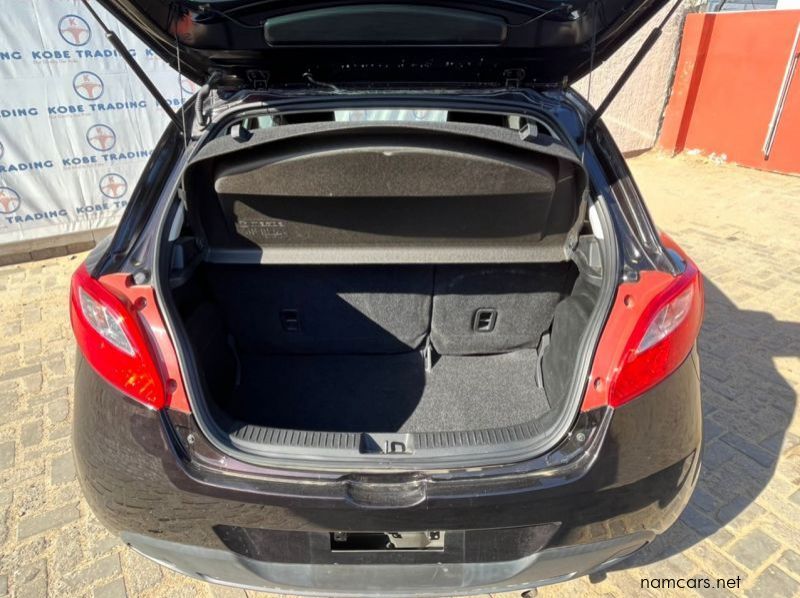 2014 Mazda Demio pictures