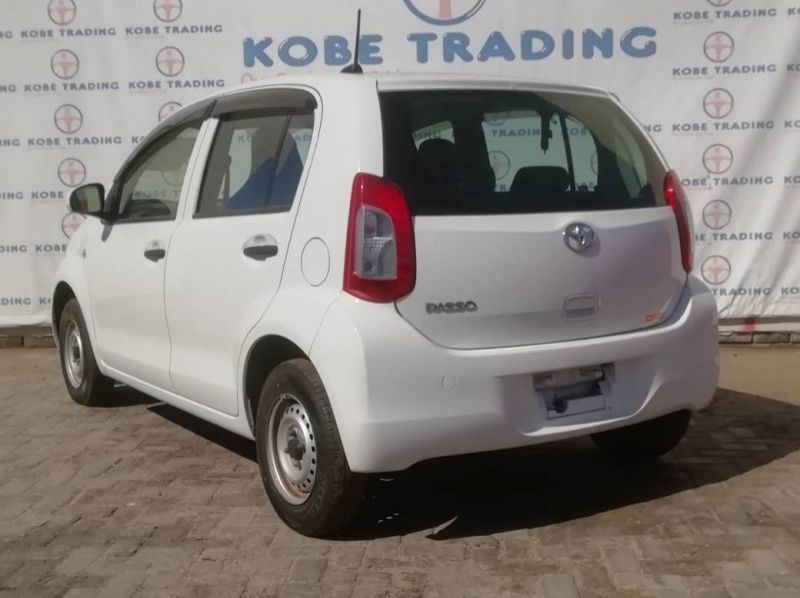 2014 Toyota Passo pictures