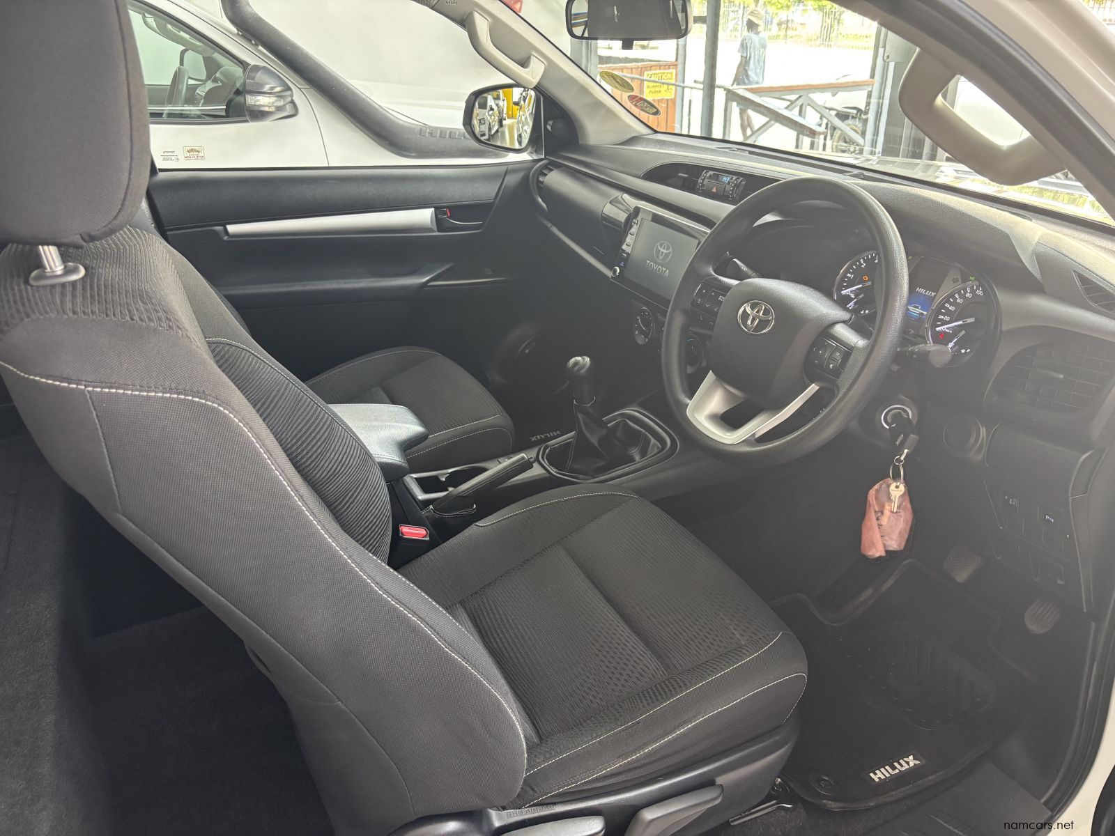 2022 Toyota Hilux Ex/cab 2.4 Raider M/t photo