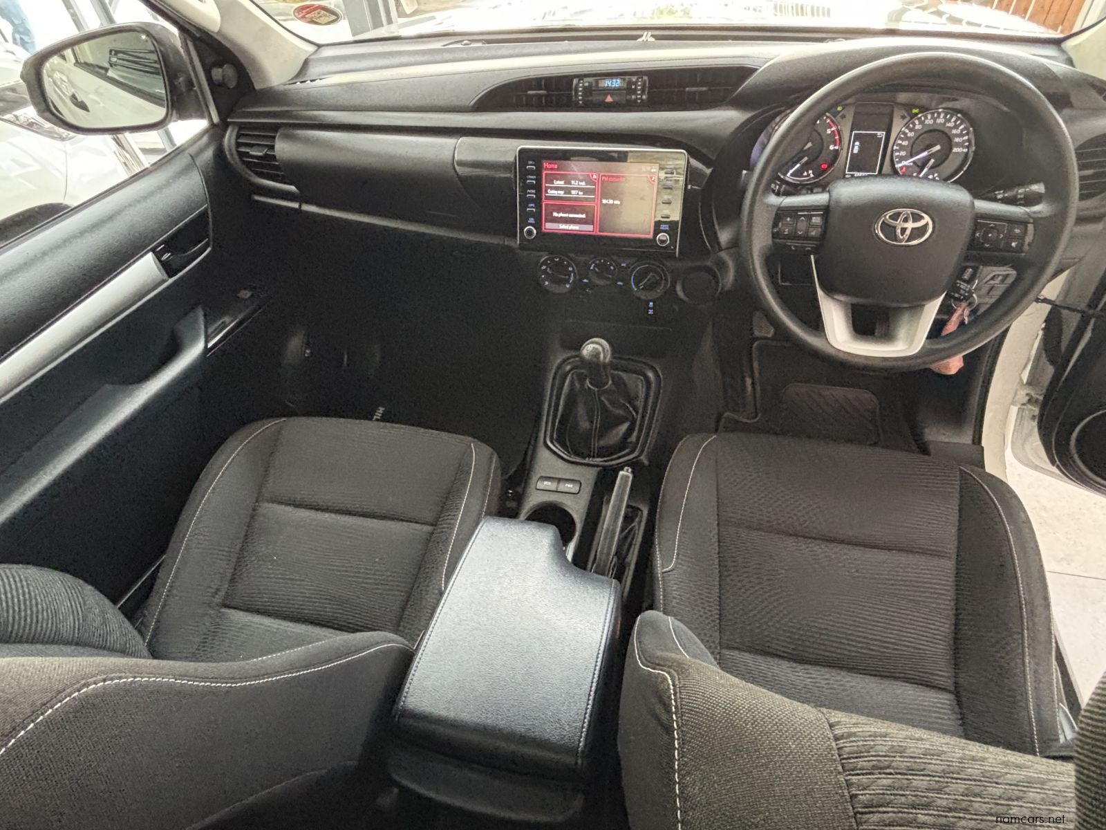2022 Toyota Hilux Ex/cab 2.4 Raider M/t photo