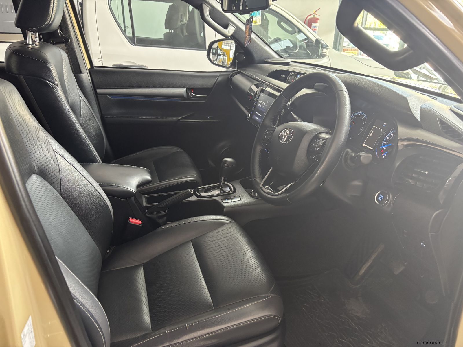 2023 Toyota Hilux Legend 2.8 4x4 A/t D/cab photo
