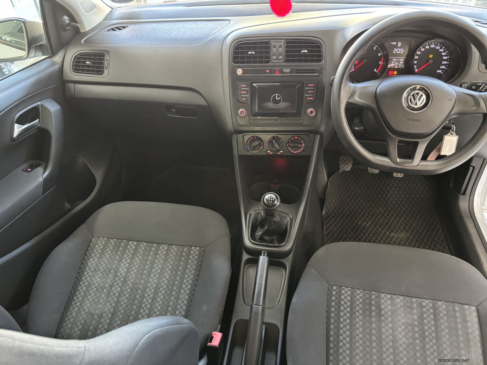 2017 Volkswagen Polo Tsi 1.2 Trendline M/t photo