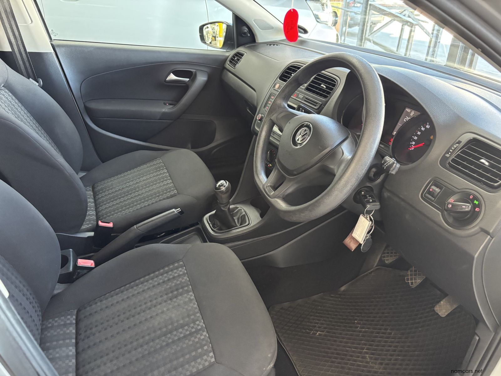 2017 Volkswagen Polo Tsi 1.2 Trendline M/t photo