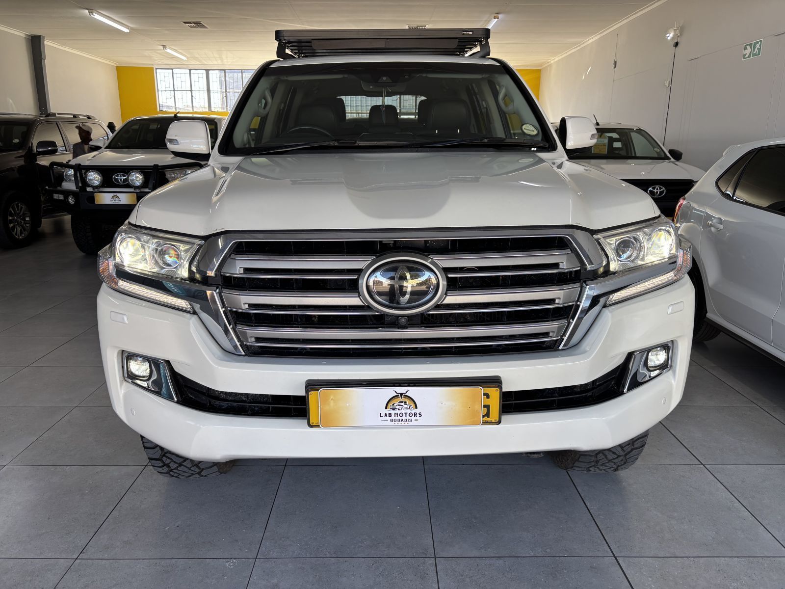 2019 Toyota Land Cruiser VX R 200 4.5 V8 photo