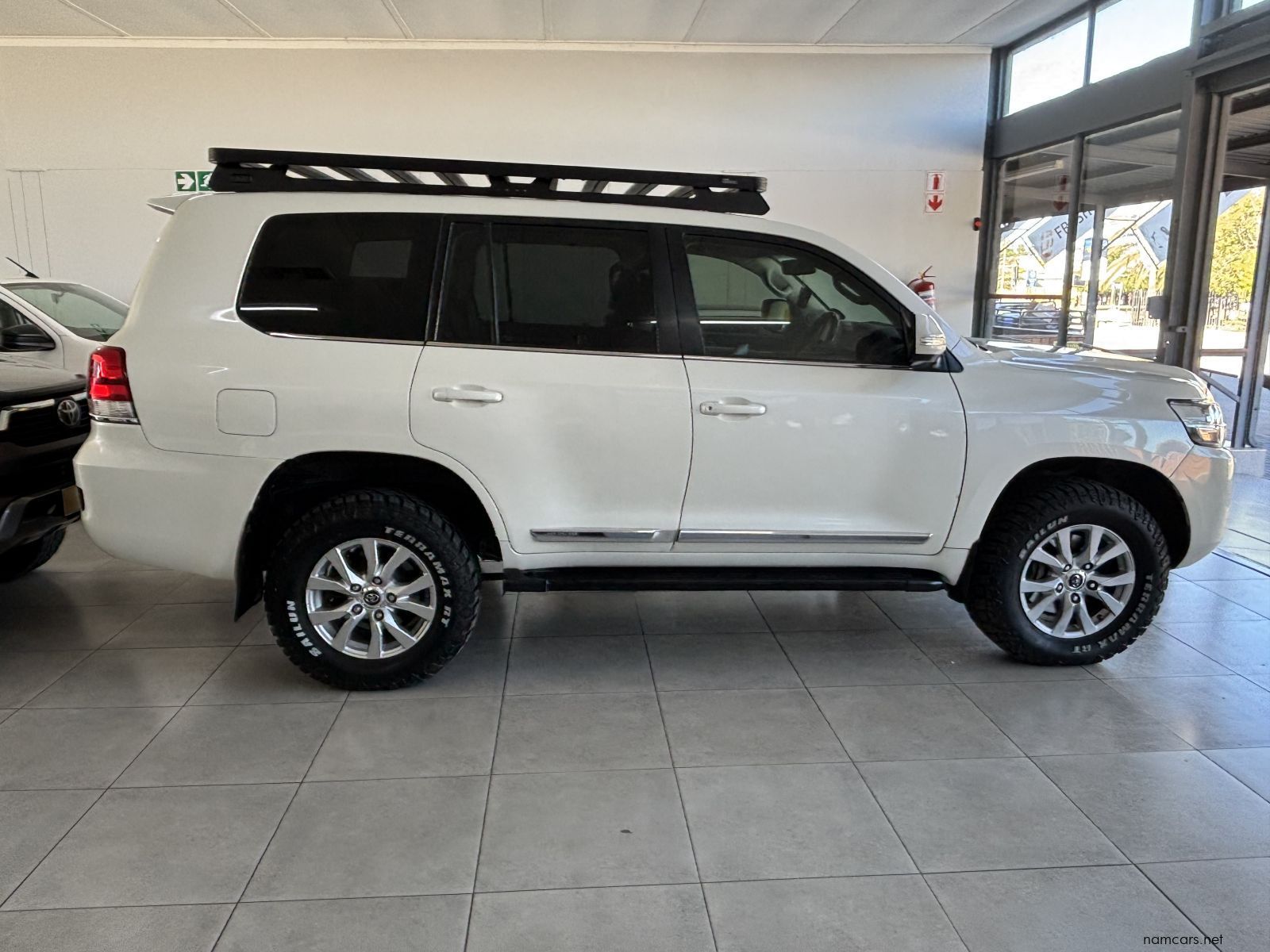 2019 Toyota Land Cruiser VX R 200 4.5 V8 photo