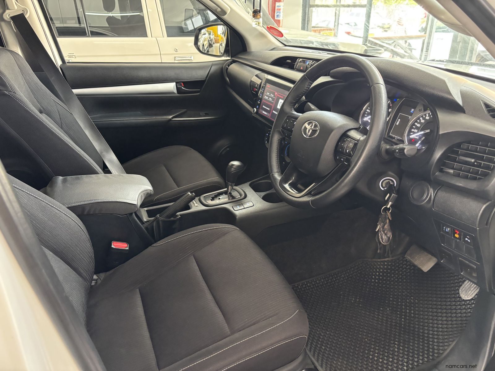 2024 Toyota Hilux D/cab Raider X 2.4 4x4 A/t photo