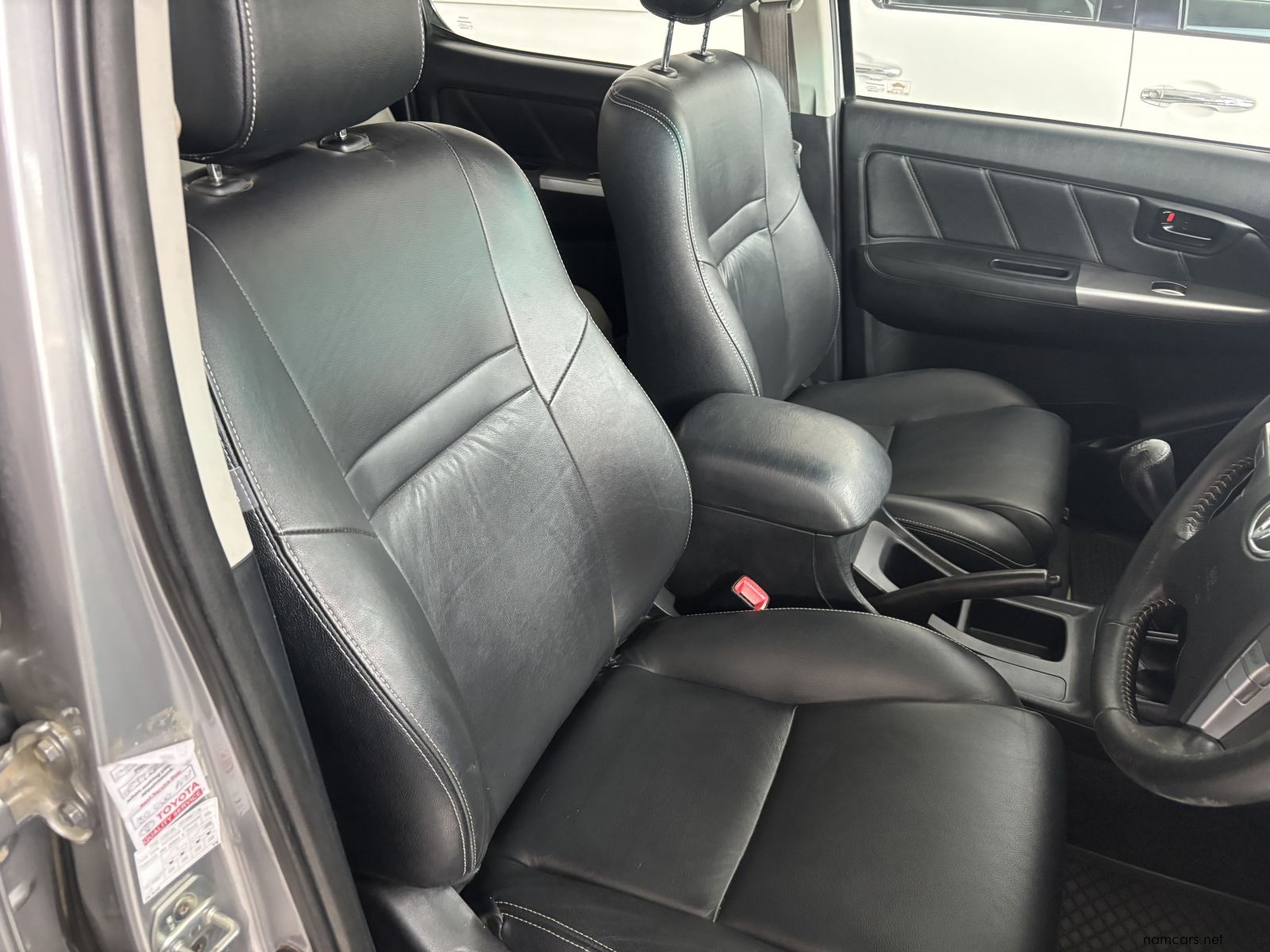 2015 Toyota Hilux Legend 45 d/cab 4x4 M/t 3.0 D4d photo