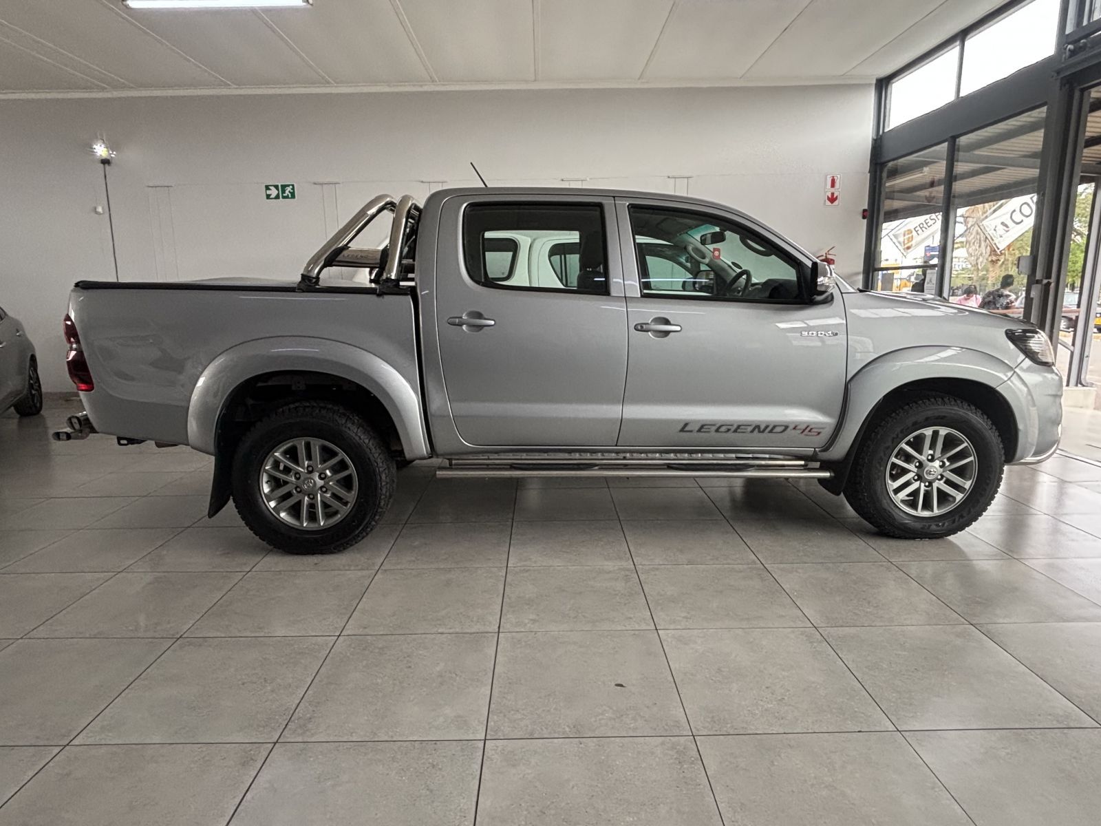 2015 Toyota Hilux Legend 45 d/cab 4x4 M/t 3.0 D4d photo