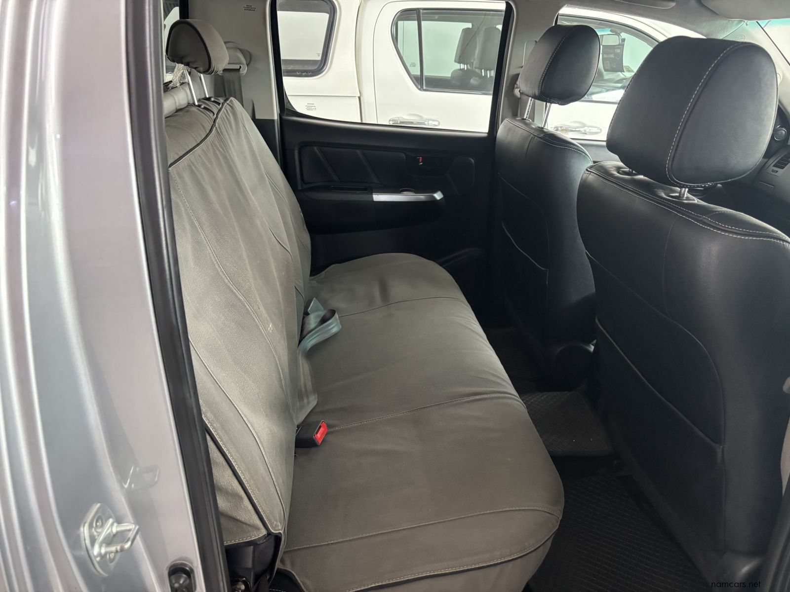 2015 Toyota Hilux Legend 45 d/cab 4x4 M/t 3.0 D4d photo