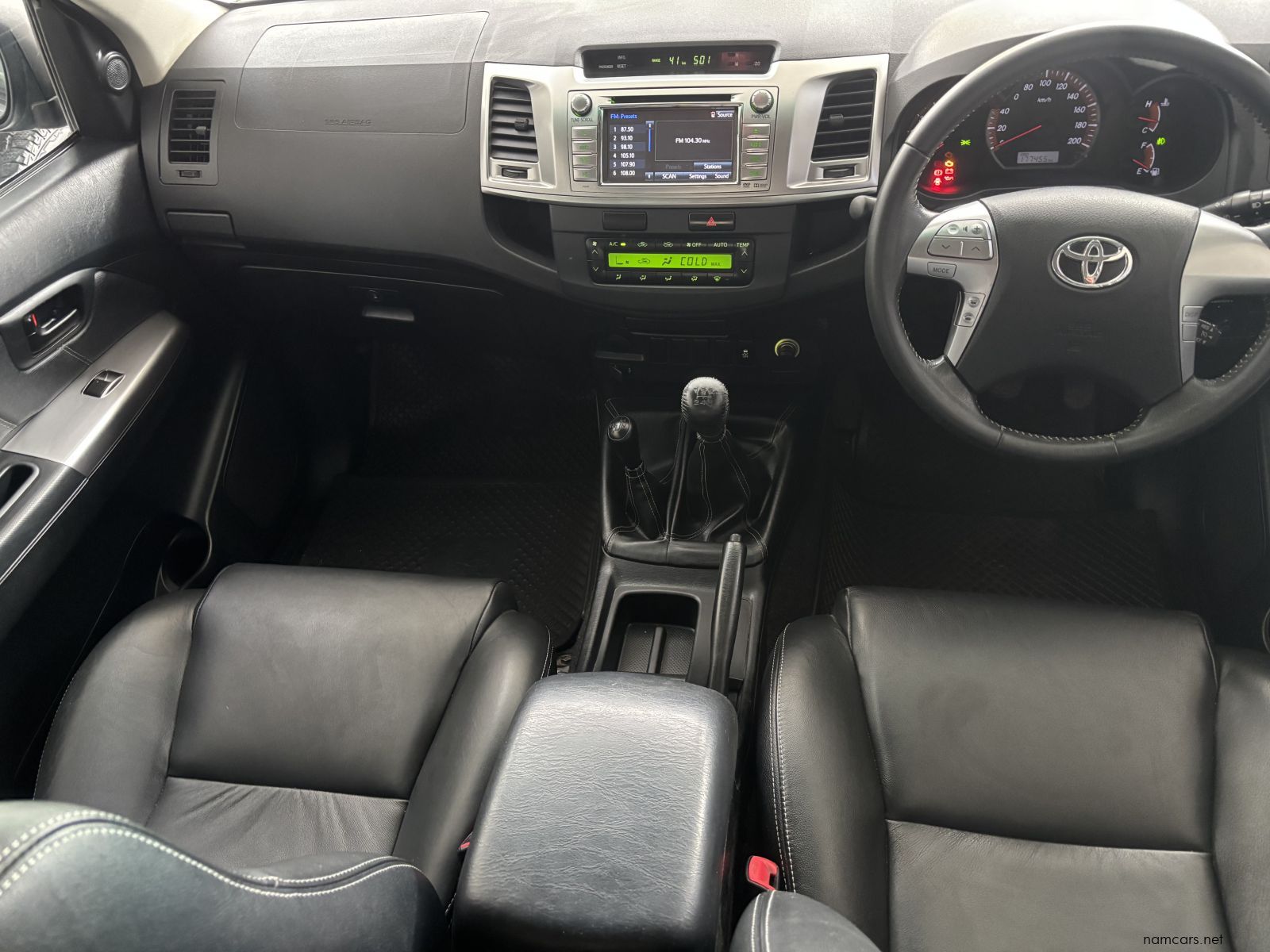 2015 Toyota Hilux Legend 45 d/cab 4x4 M/t 3.0 D4d photo