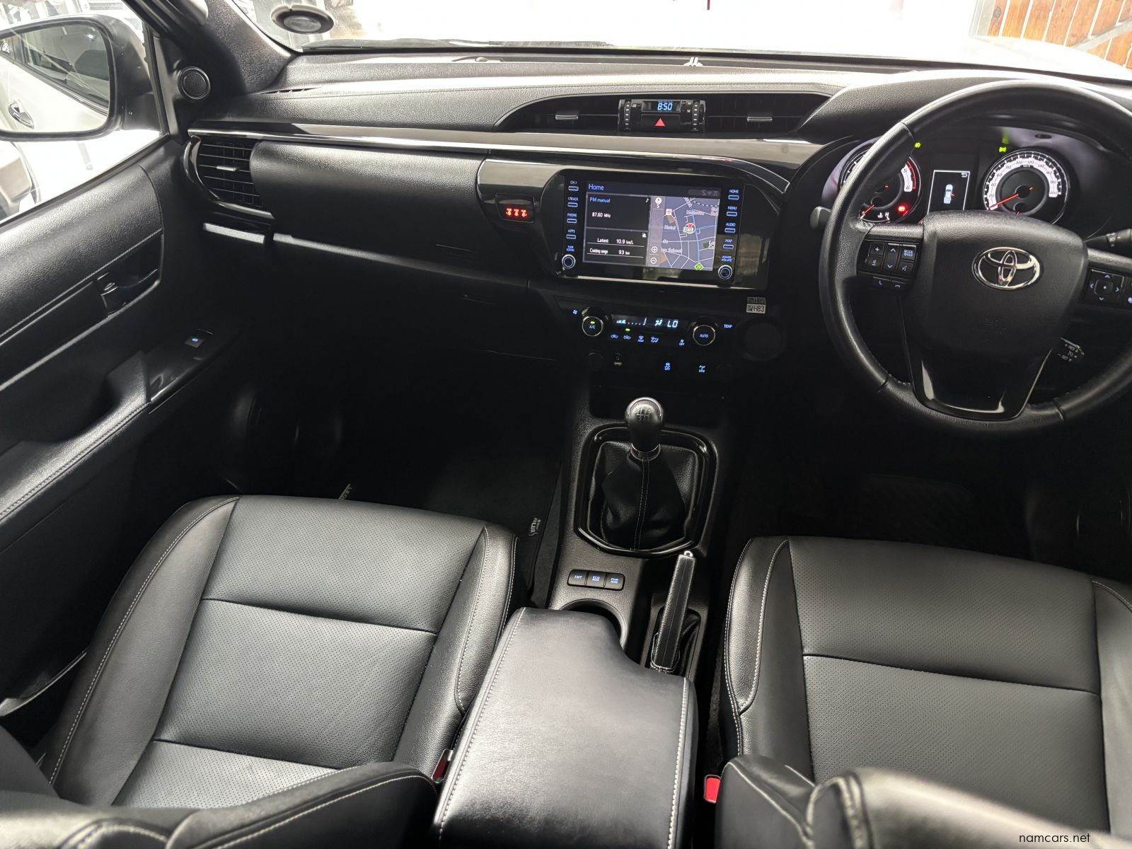 2020 Toyota Hilux Legend 50 D/cab 2x4 M/t 2.8 photo