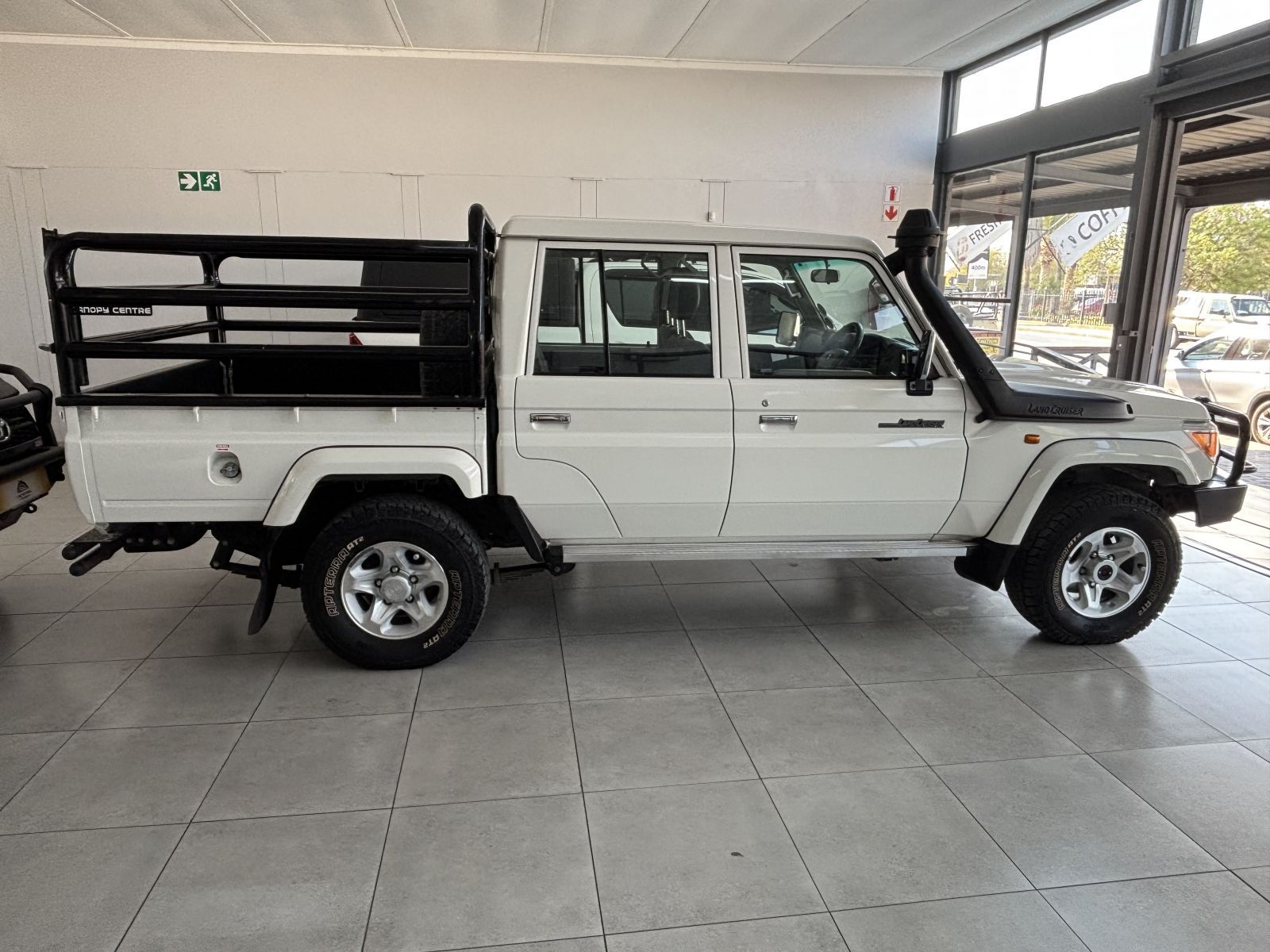 2023 Toyota Land cruiser D/cab 4.5 V8 Diesel photo