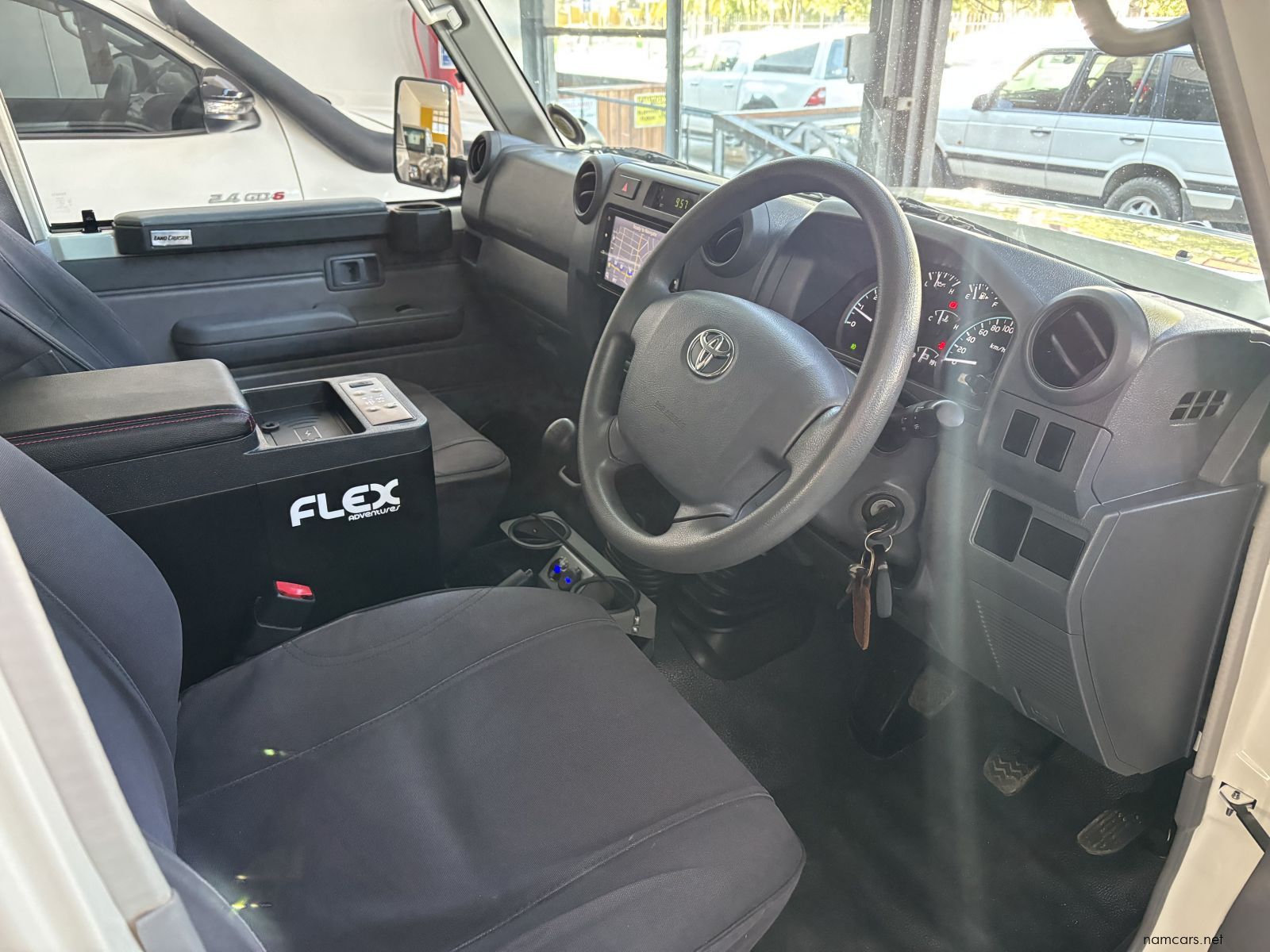 2023 Toyota Land Cruiser 4.0 V6 photo