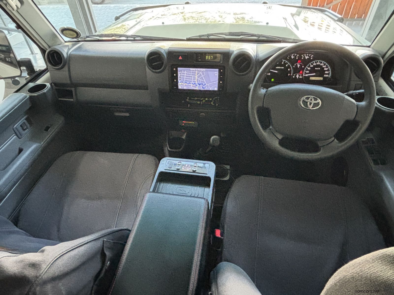 2023 Toyota Land Cruiser 4.0 V6 photo