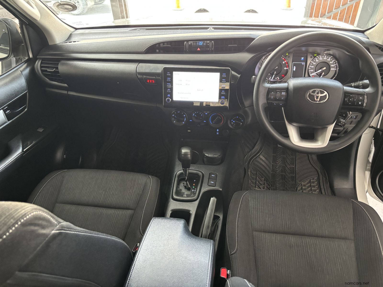 2023 Toyota Hilux 2.4 D/cab 4x4 A/t photo