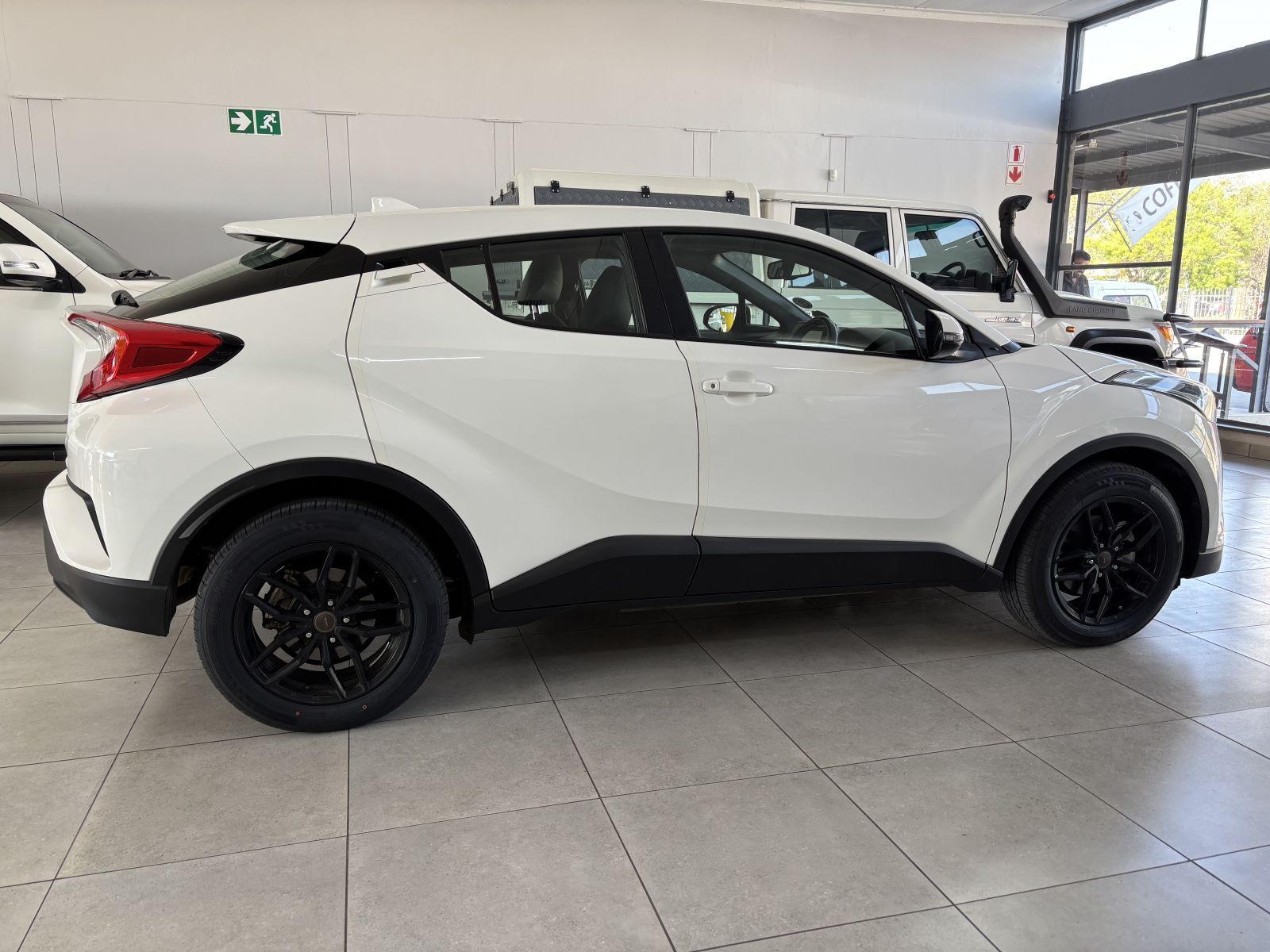 2018 Toyota CHR 1.2 Plus CVT photo