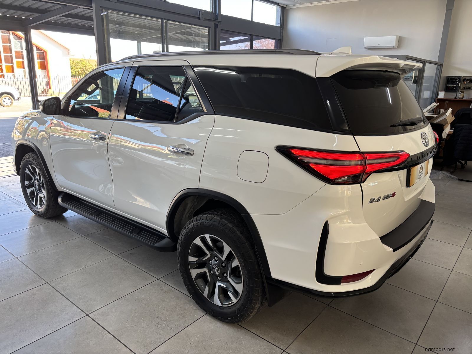 2025 Toyota Fortuner 2.4 4x4 A/t photo