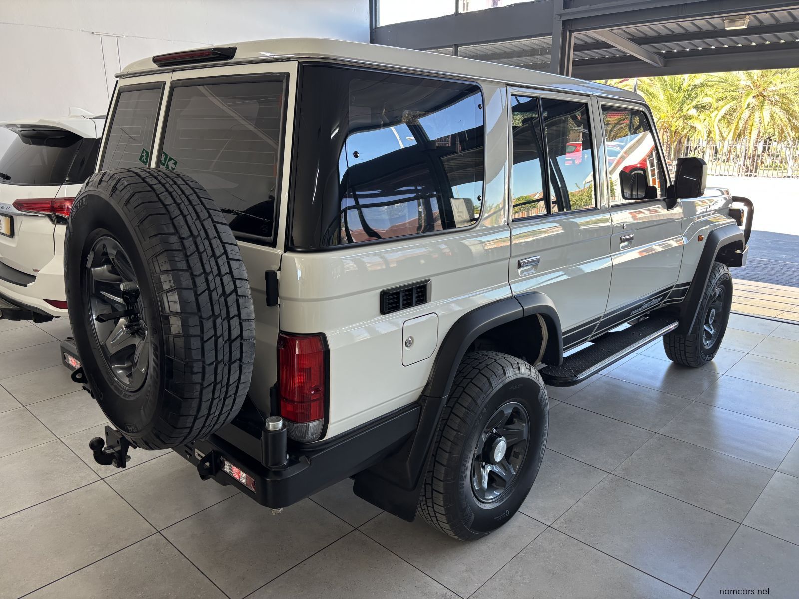 2025 Toyota Land Cruiser 76 series 2.8 Gd6 Vx A/t photo