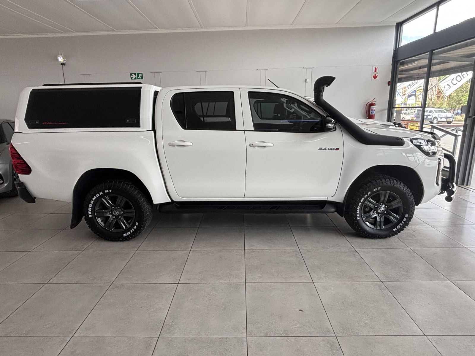 2024 Toyota Hilux 2.4 4x4 A/t d/cab photo