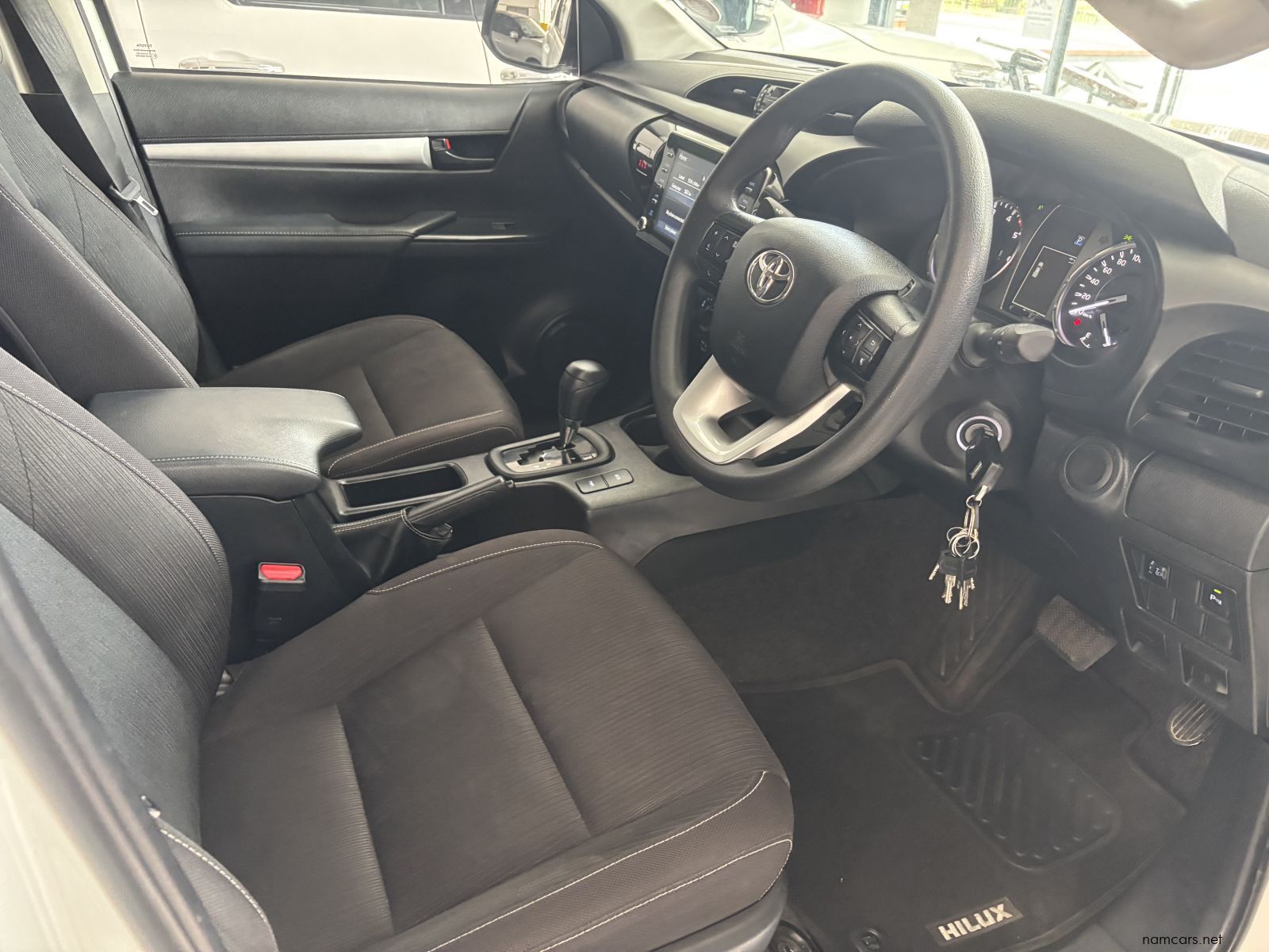 2024 Toyota Hilux 2.4 4x4 A/t d/cab photo