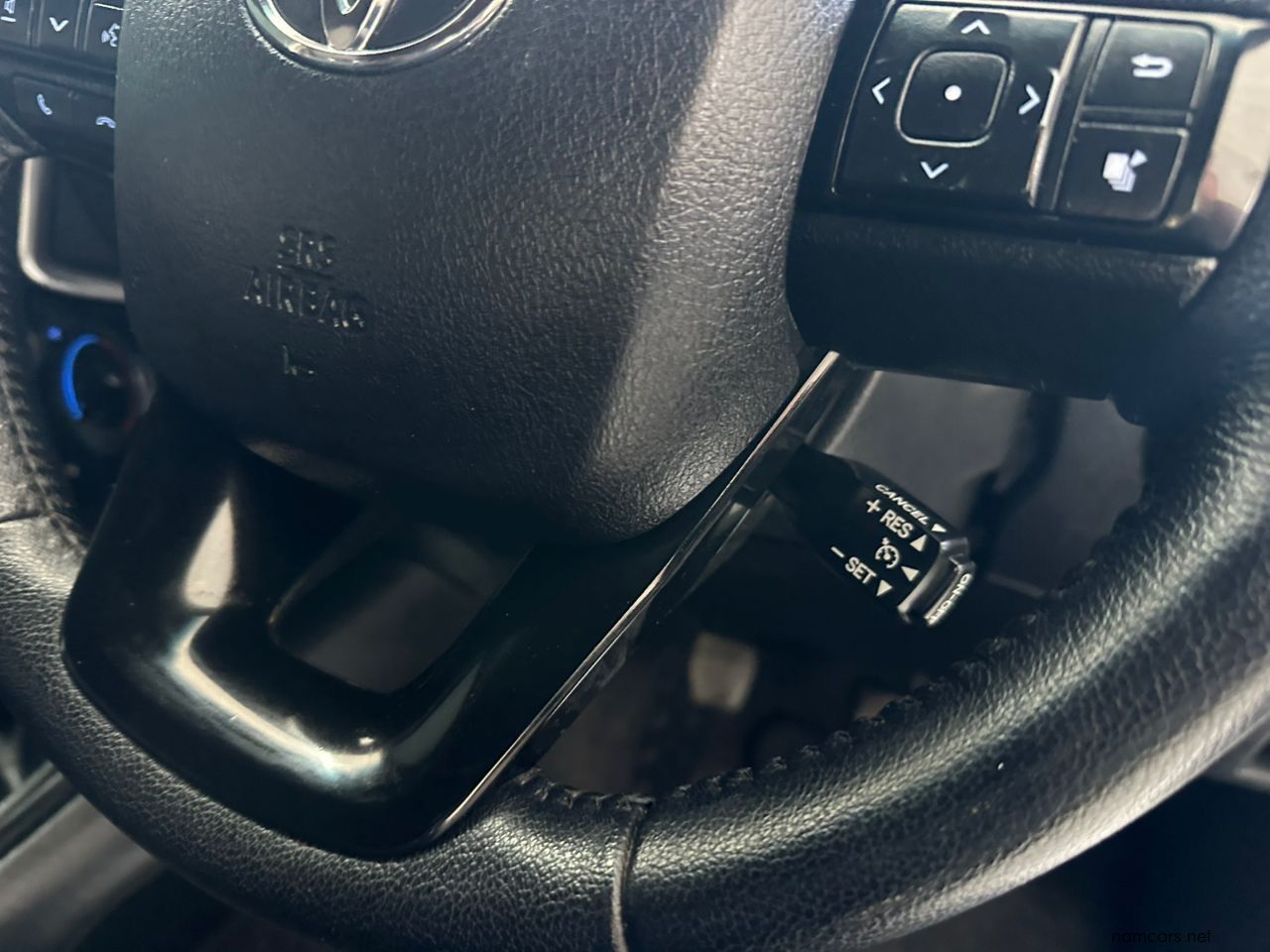 2021 Toyota Hilux Legend 2.8 Ex/cab 2x4 M/t photo
