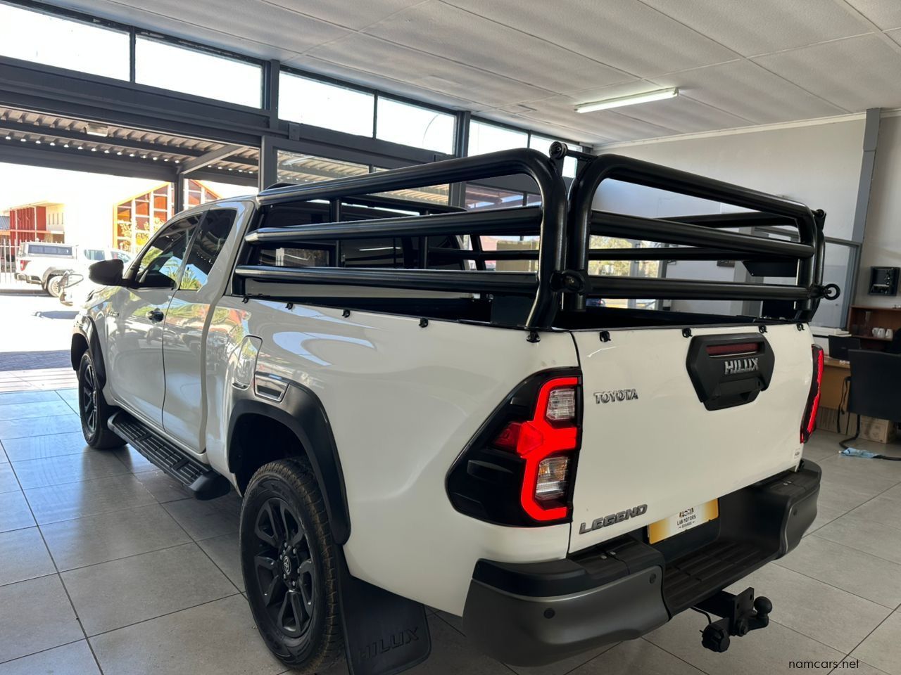 2021 Toyota Hilux Legend 2.8 Ex/cab 2x4 M/t photo
