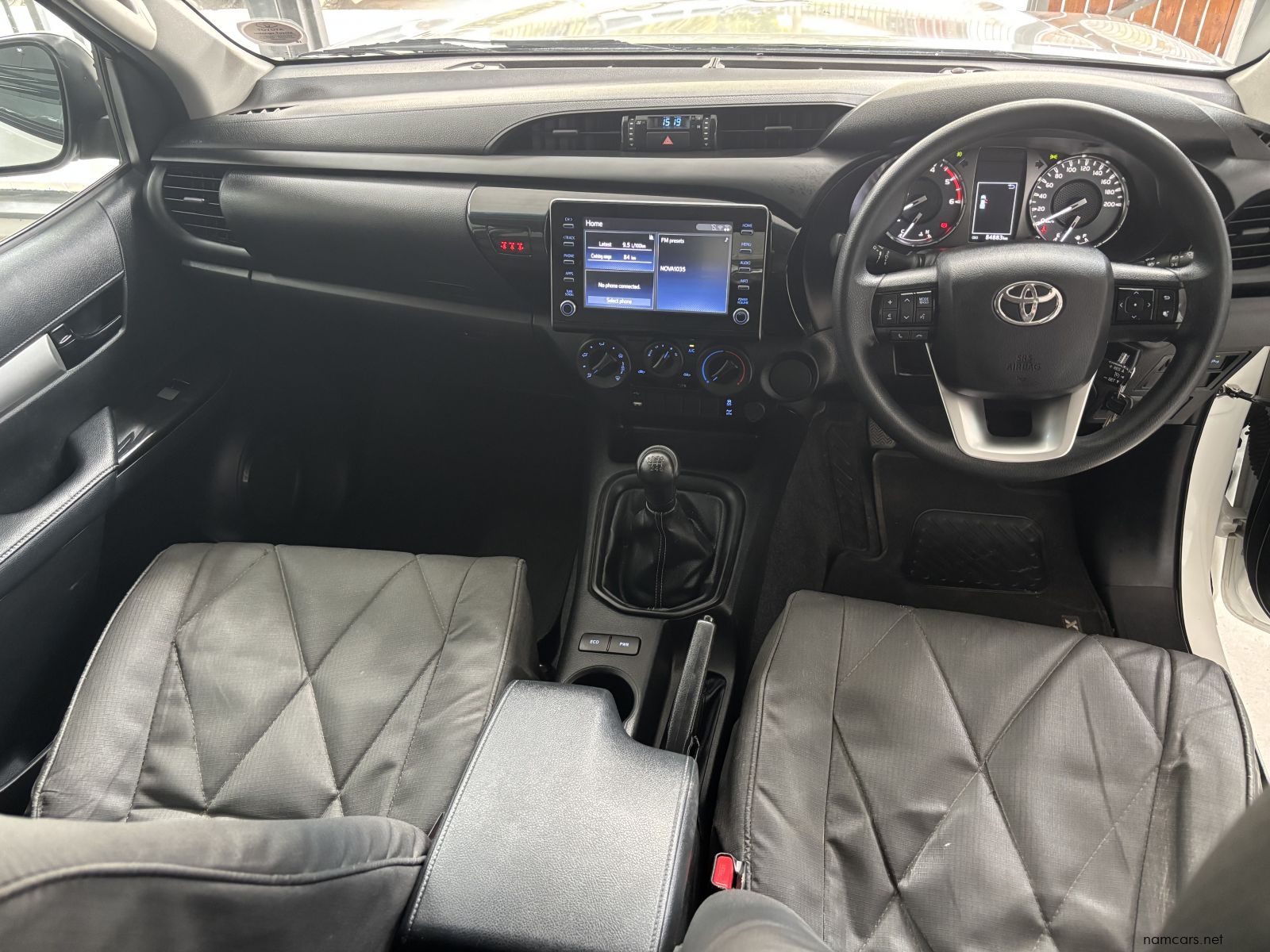 2022 Toyota Hilux 2.4 R/B D/cab 2x4 M/t photo