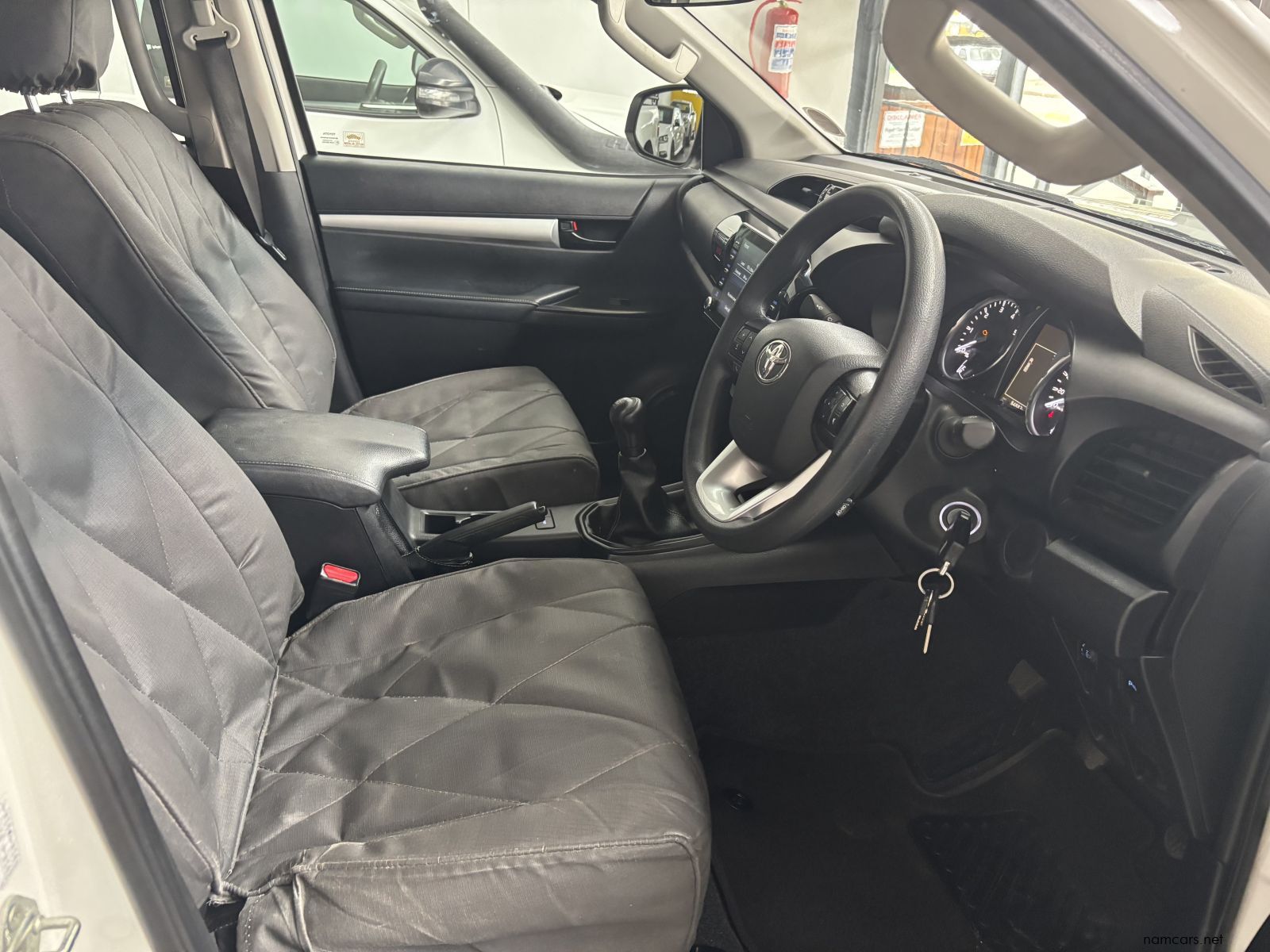 2022 Toyota Hilux 2.4 R/B D/cab 2x4 M/t photo