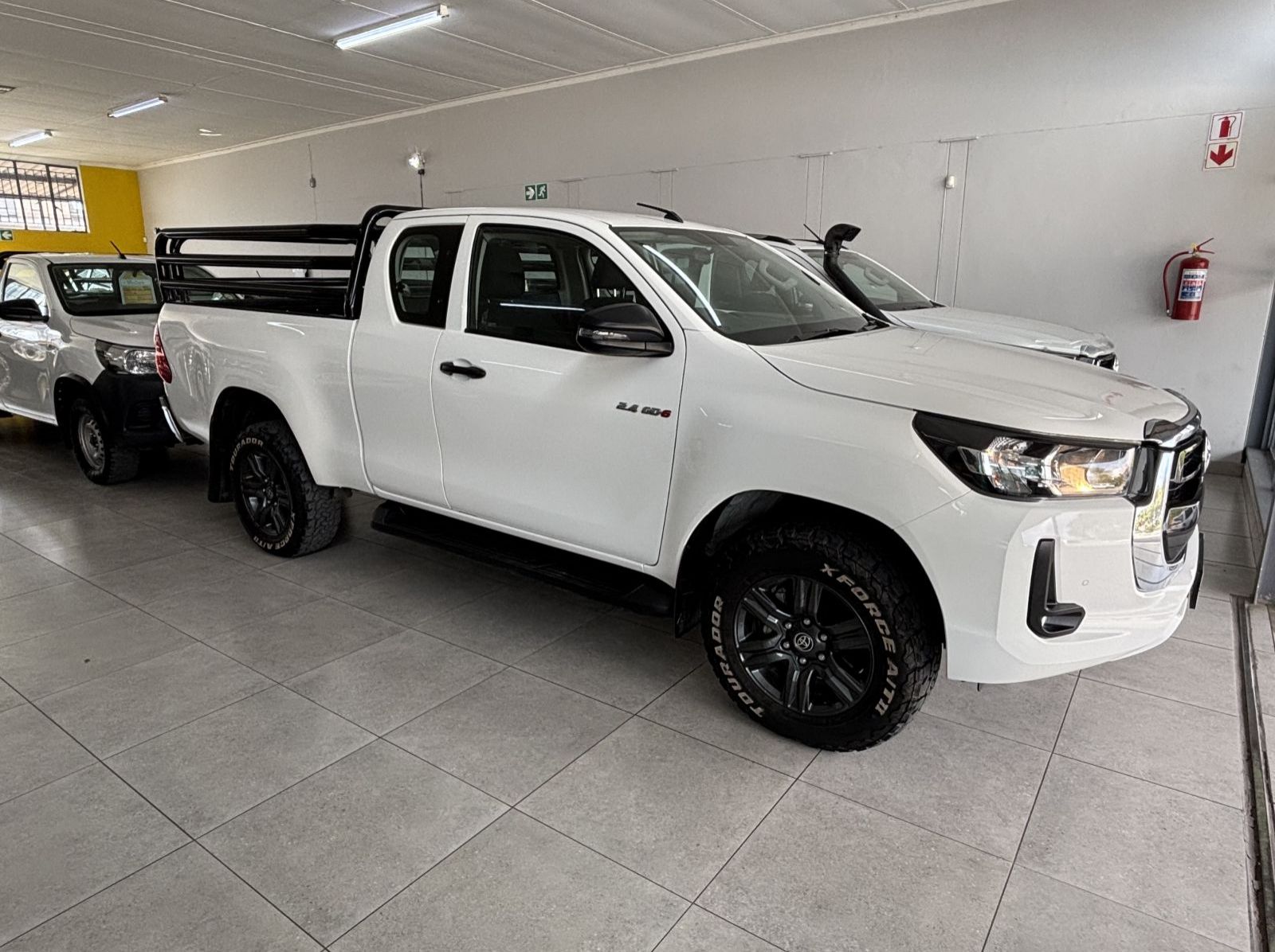 Used Toyota Hilux Ex/cab 2.4 Raider M/t for sale in Gobabis, Namibia
