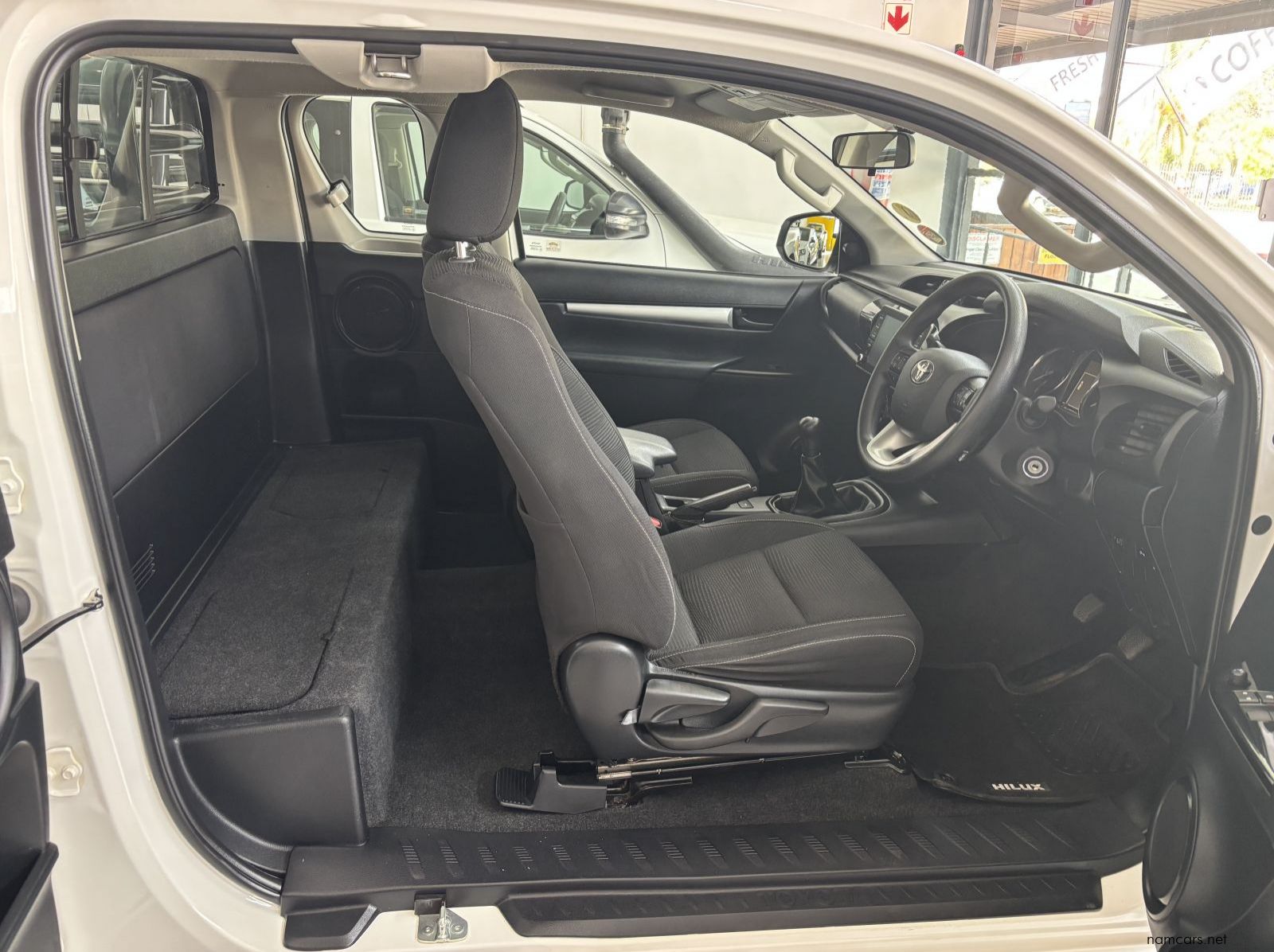 2022 Toyota Hilux Ex/cab 2.4 Raider M/t pictures
