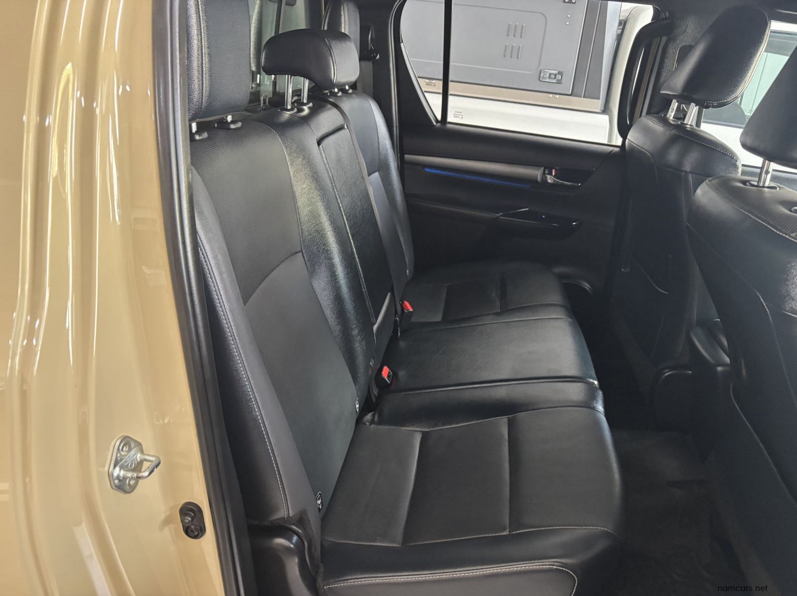 2023 Toyota Hilux Legend 2.8 4x4 A/t D/cab pictures