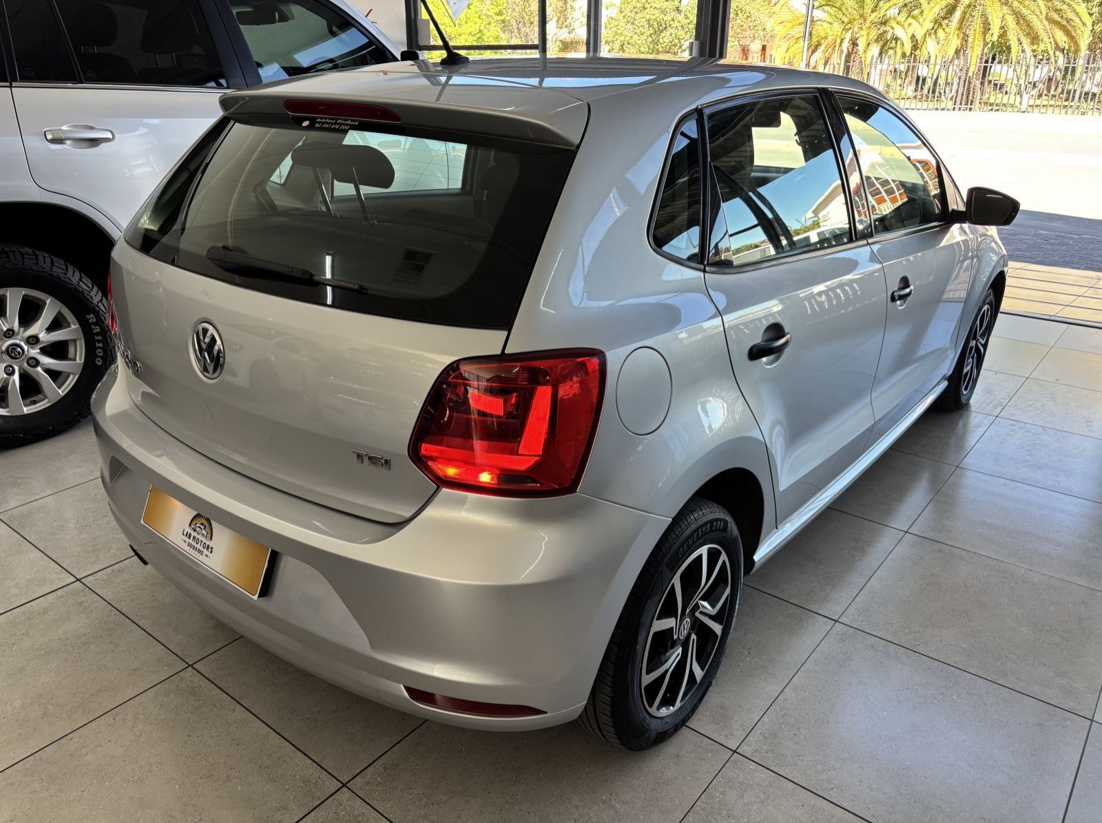 2017 Volkswagen Polo Tsi 1.2 Trendline M/t pictures