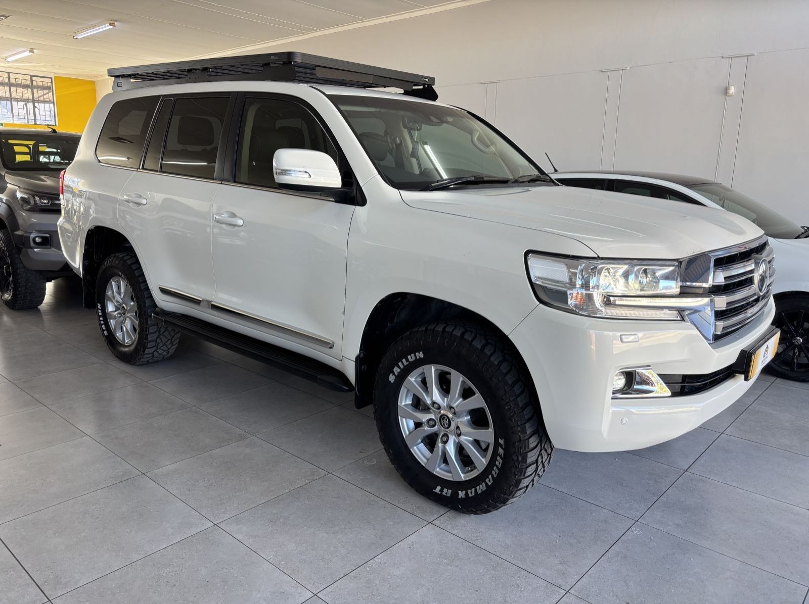 Used Toyota Land Cruiser VX R 200 4.5 V8 for sale in Gobabis, Namibia