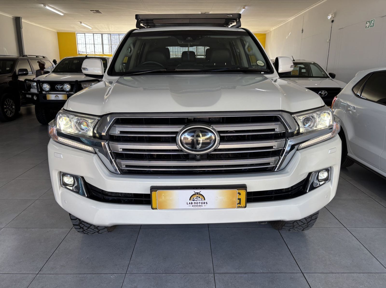 2019 Toyota Land Cruiser VX R 200 4.5 V8 pictures